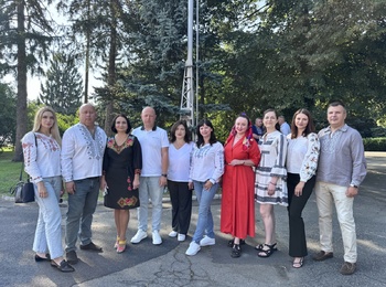 Зі стягом у серці: колектив кафедри підприємництва та бізнес-технологій долучився до святкувань Дня Прапора та Незалежності України